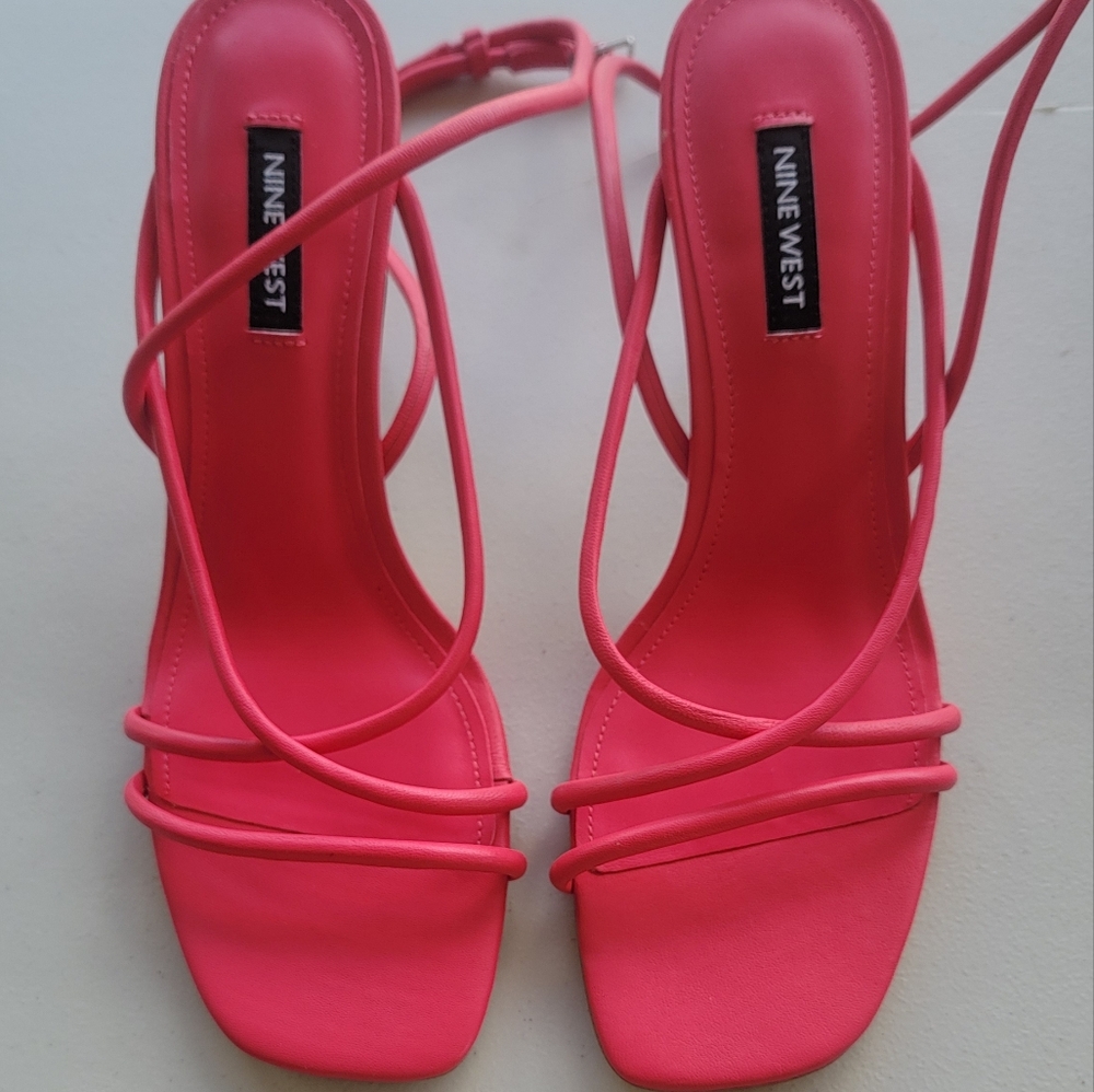 Ladies kitten heel sandals